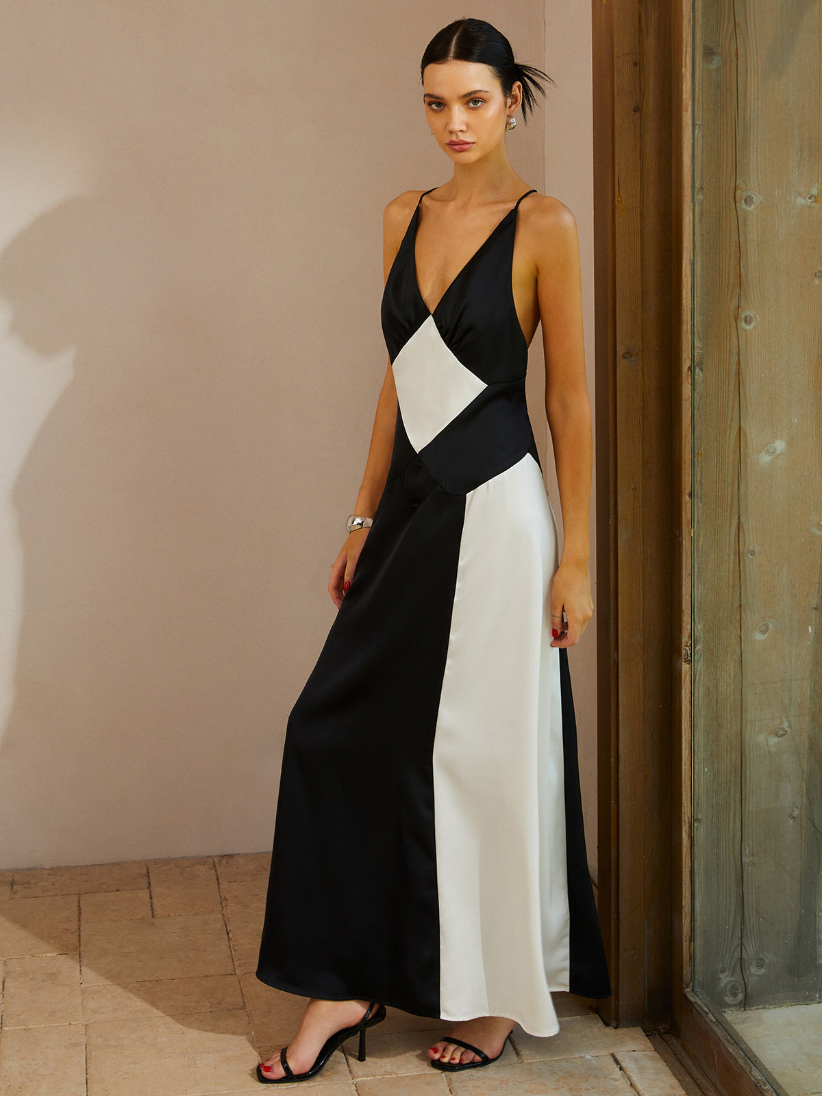 Ary | V-Neck Modern Maxi